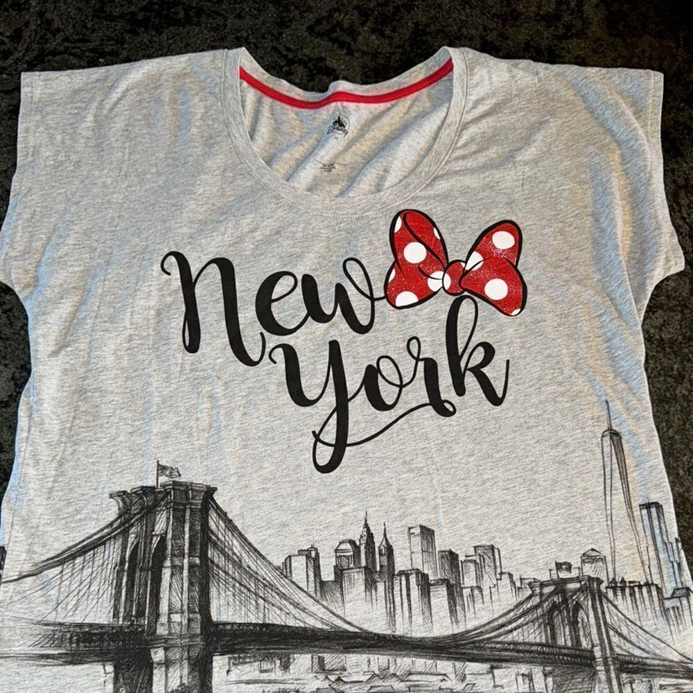 DISNEY Minnie bow with NYC skyline t shirt - Picture 3 of 8
